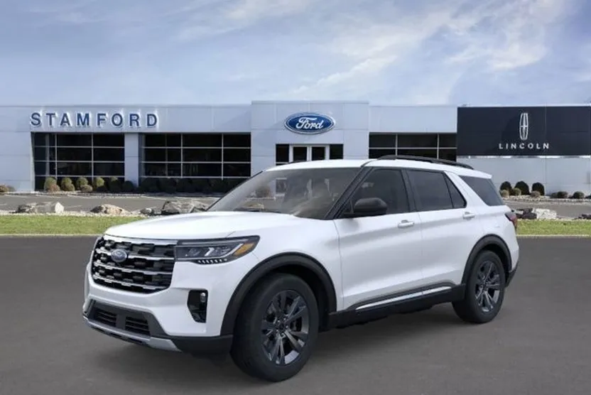 2025 Ford Explorer photo 1