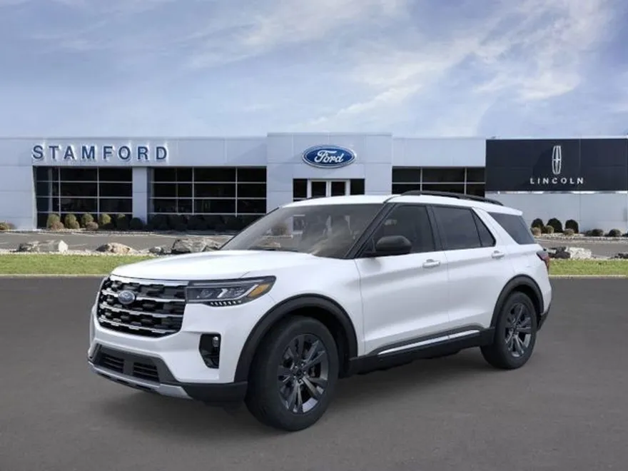2025 Ford Explorer photo 1