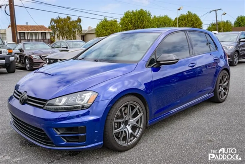 2016 Volkswagen Golf R photo 1