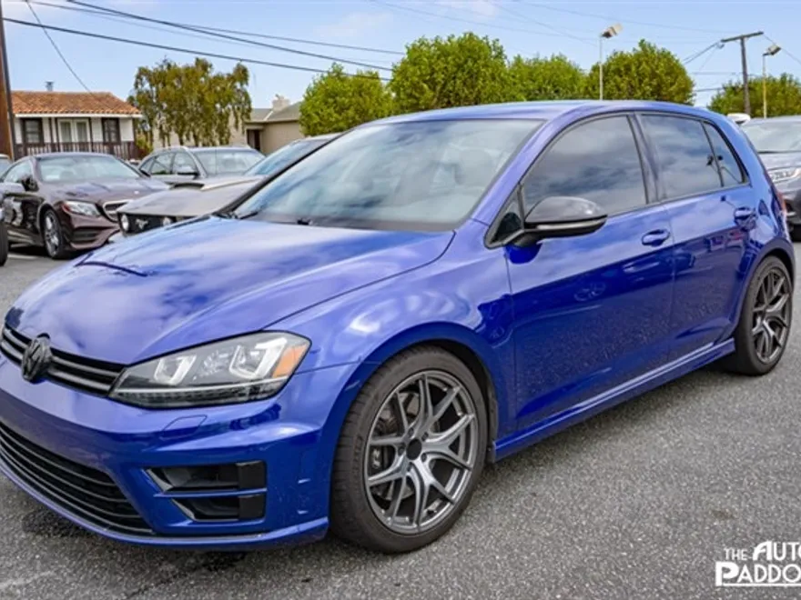 2016 Volkswagen Golf R photo 1