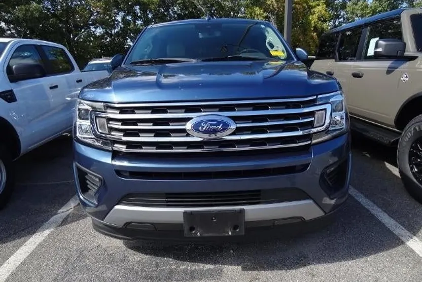 2020 Ford Expedition XLT photo 1