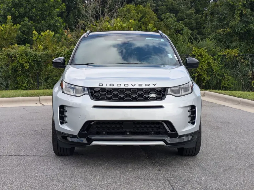 2024 Land Rover Discovery Sport Dynamic SE photo 1