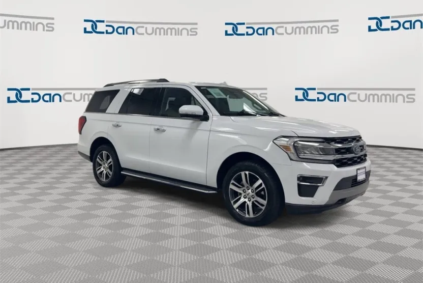 2022 Ford Expedition Limited photo 1