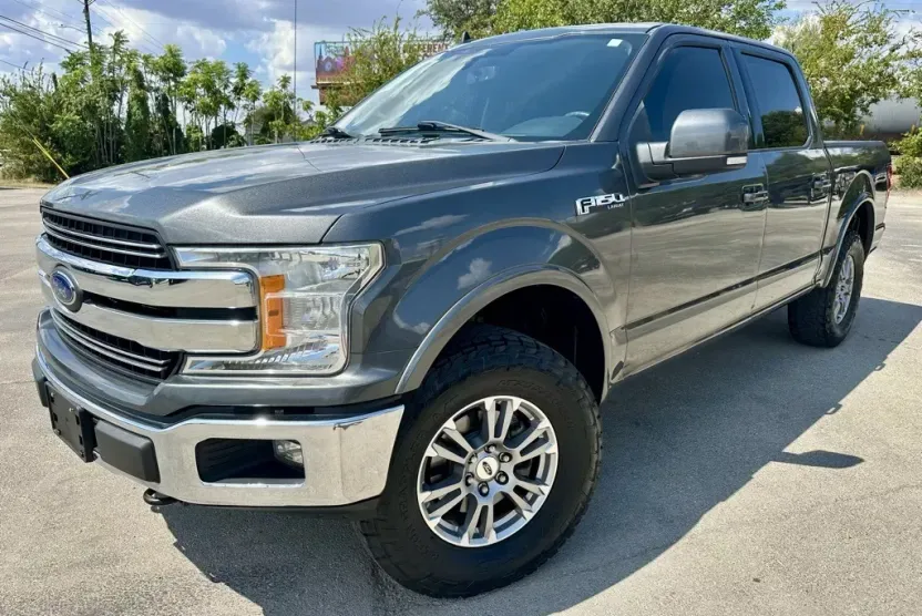 2019 Ford F-150 Lariat photo 1