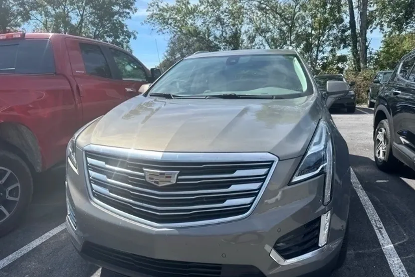 2018 Cadillac XT5 Premium Luxury photo 1