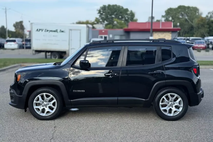 2017 Jeep Renegade Latitude North Edition photo 1