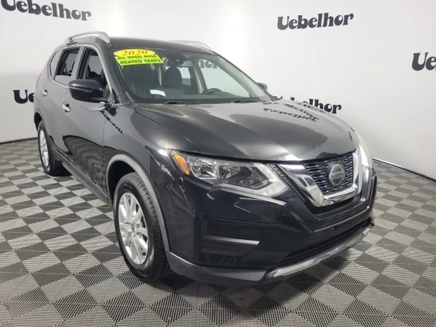 2020 Nissan Rogue SV photo 1