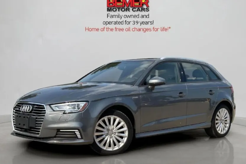 2018 Audi A3 E-tron Premium photo 1