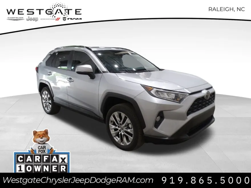 2021 Toyota RAV4 XLE Premium photo 1