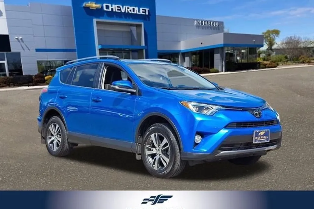 2018 Toyota RAV4 XLE photo 1