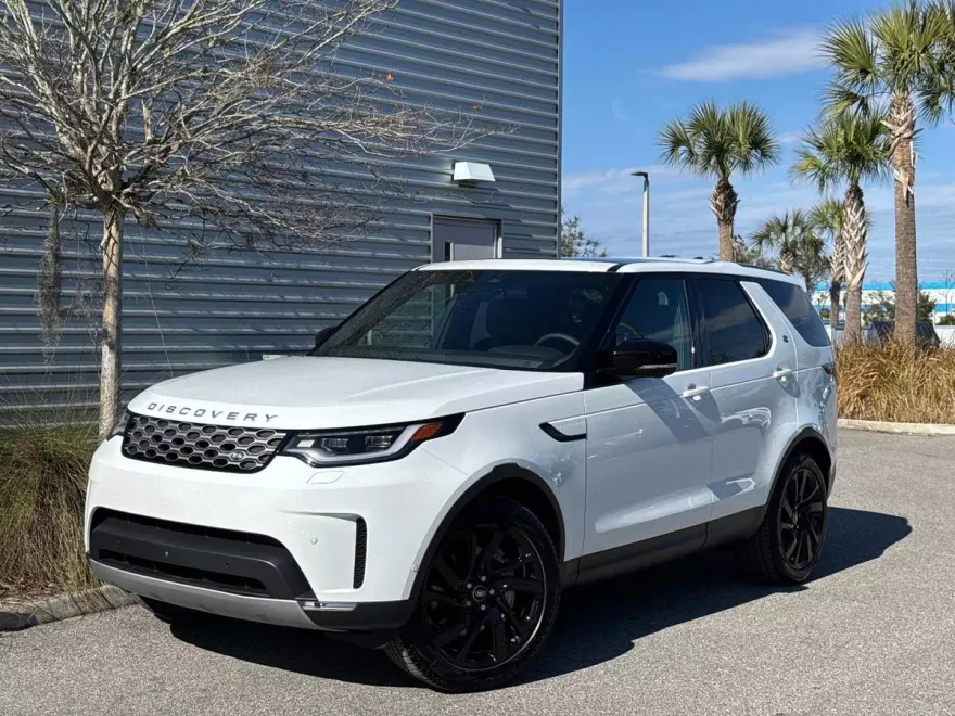 2025 Land Rover Discovery P300 S photo 1