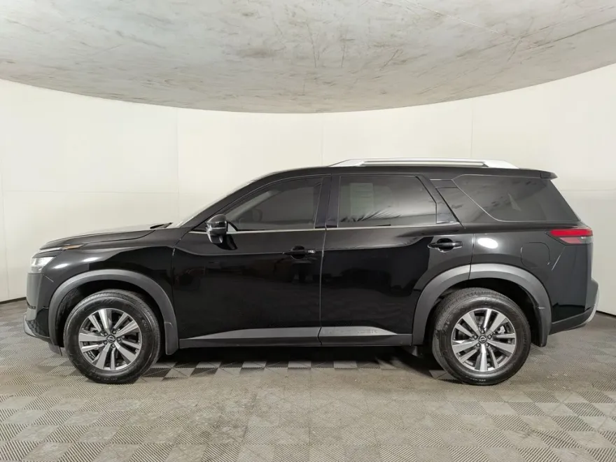 2022 Nissan Pathfinder SL photo 1