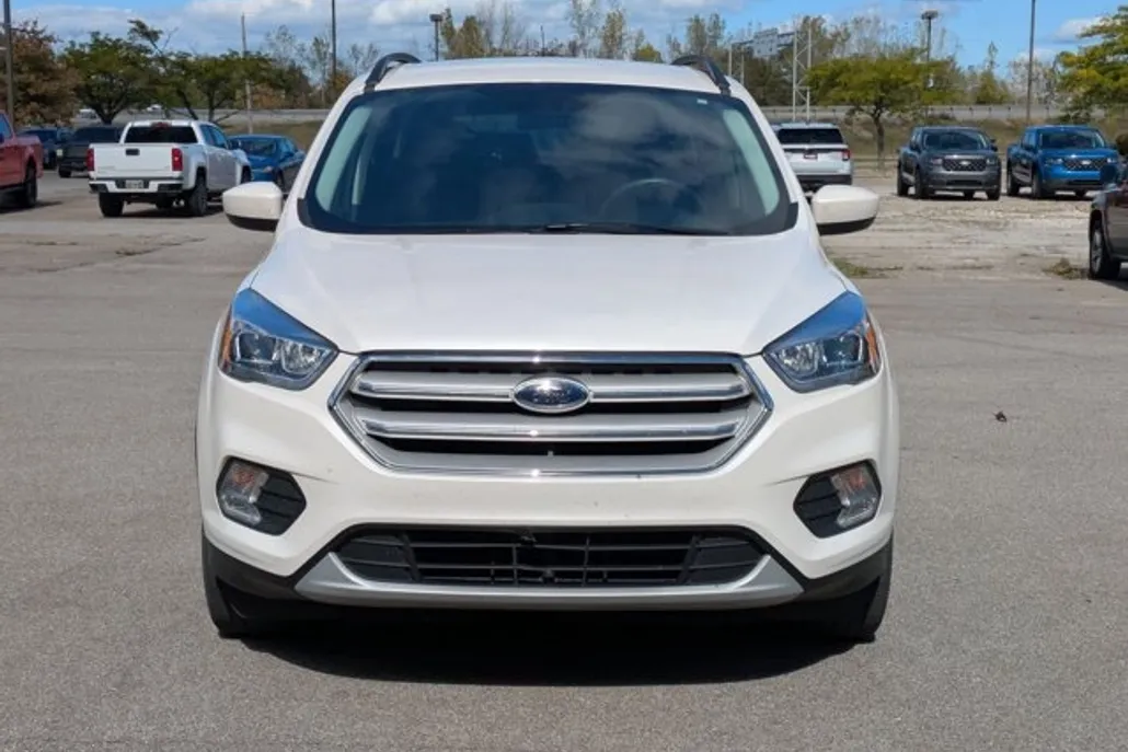 2019 Ford Escape SEL photo 1