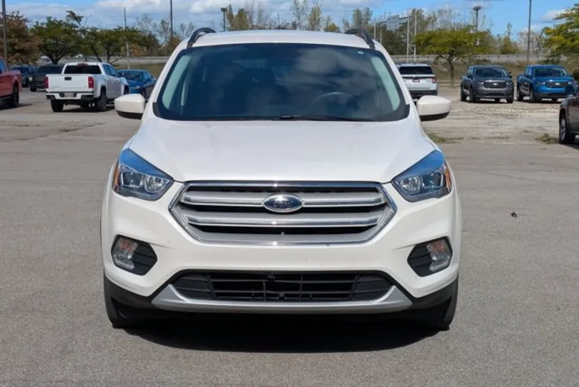 2019 Ford Escape SEL photo 1