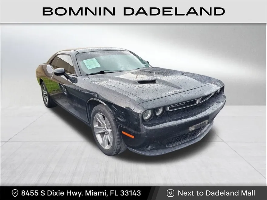 2019 Dodge Challenger SXT photo 1