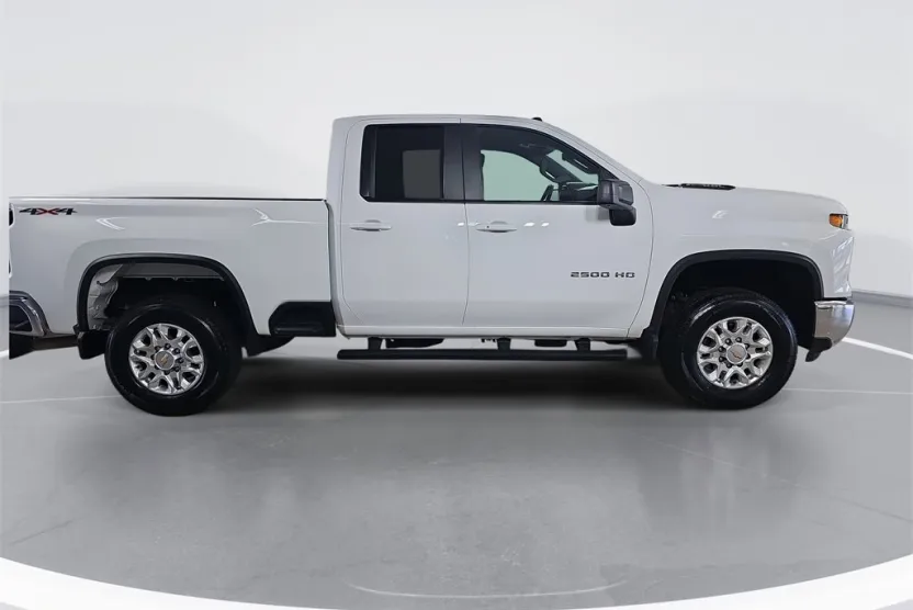 2024 Chevrolet Silverado 2500HD LT photo 1