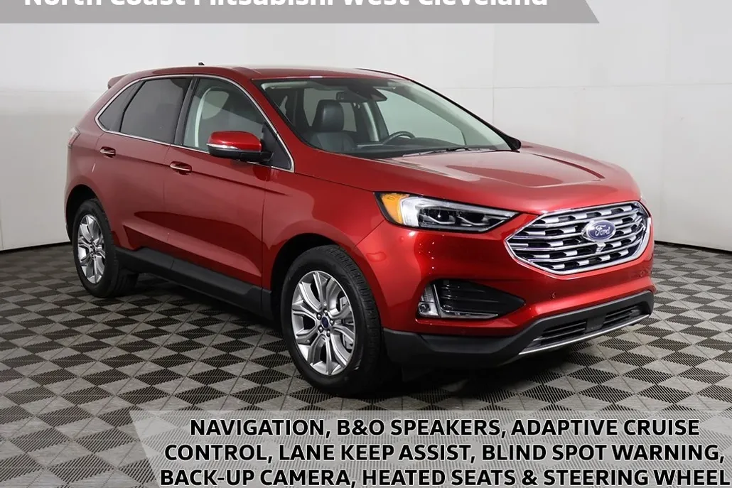 2022 Ford Edge Titanium photo 1