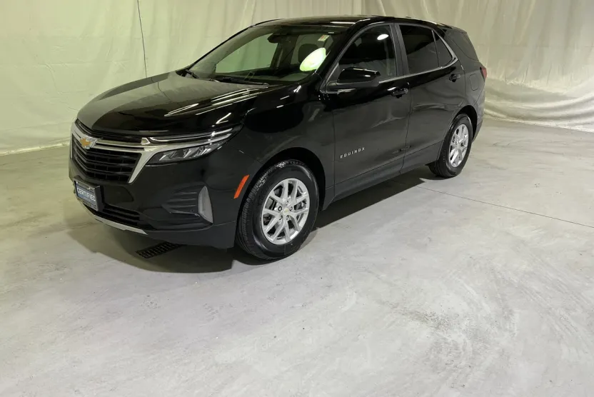 2022 Chevrolet Equinox LT photo 1