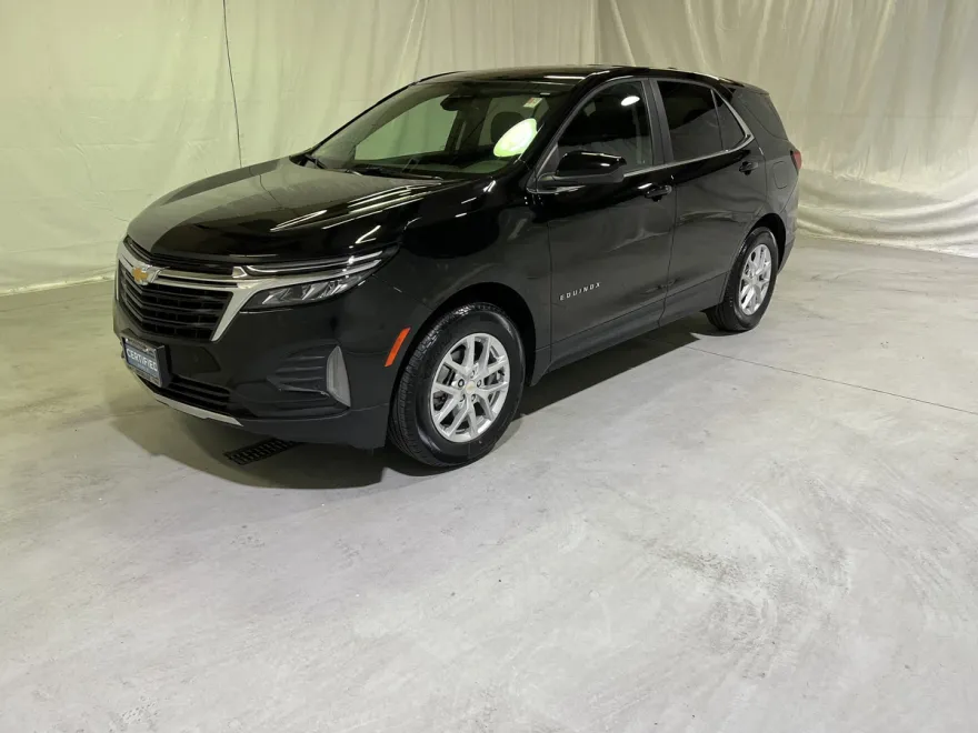 2022 Chevrolet Equinox LT photo 1