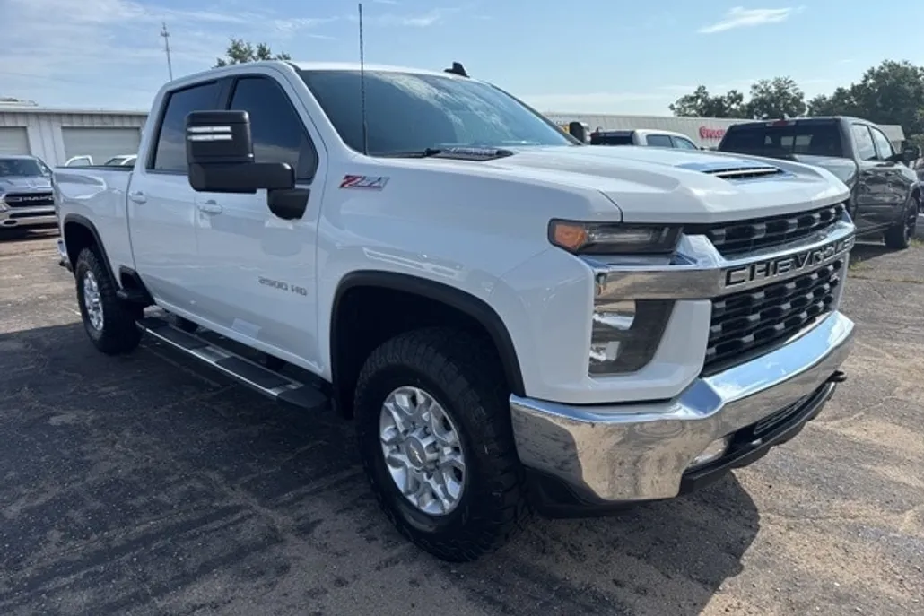2023 Chevrolet Silverado 2500HD LT photo 1