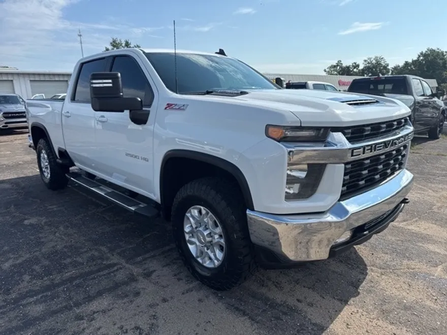 2023 Chevrolet Silverado 2500HD LT photo 1
