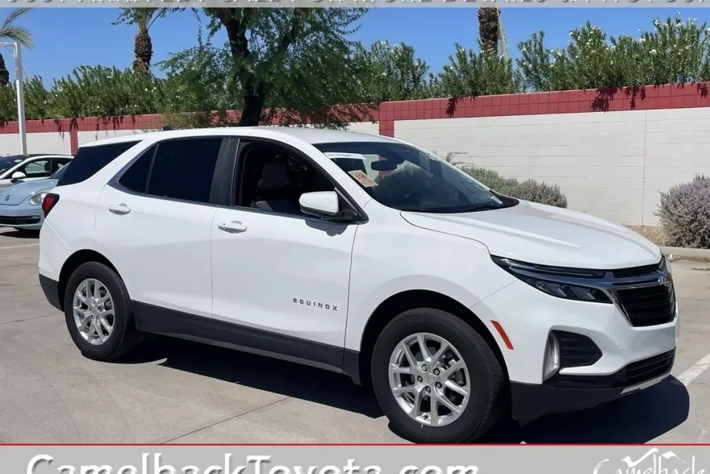 2024 Chevrolet Equinox LT photo 1