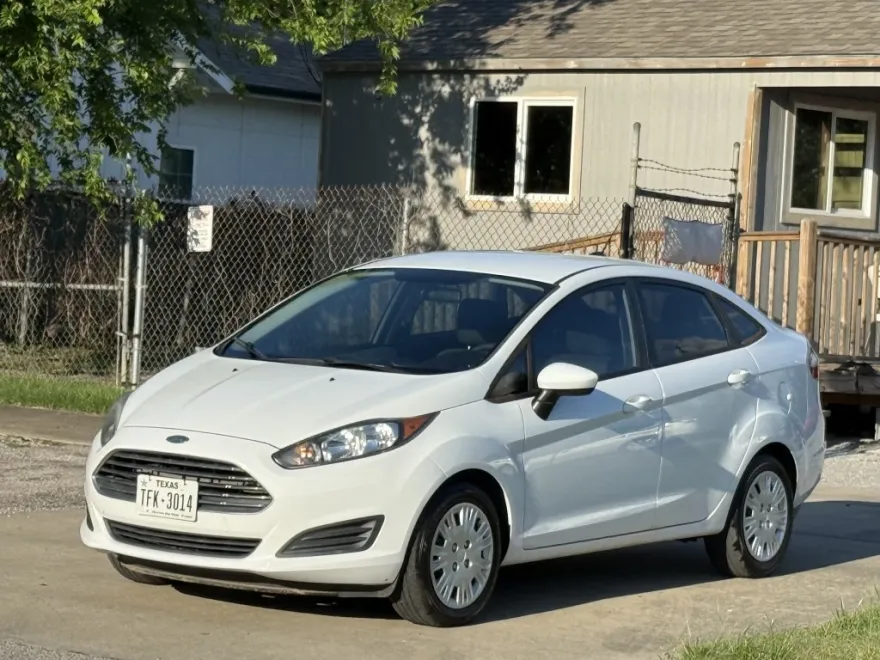 2014 Hyundai Elantra Limited photo 1