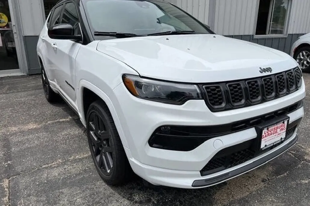 2025 Jeep Compass Limited photo 1