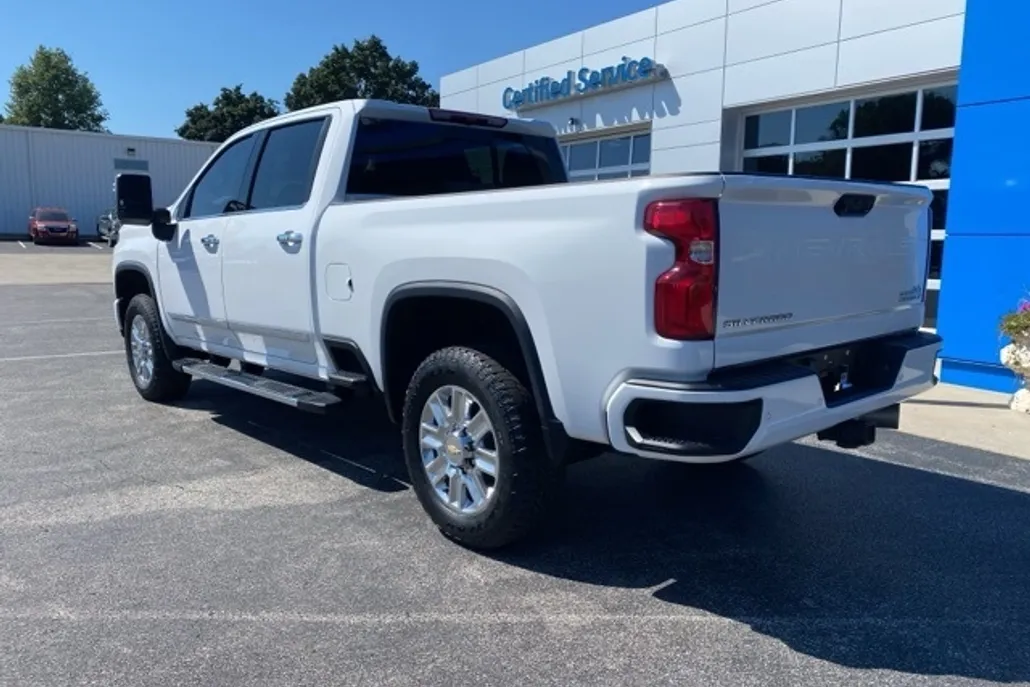 2024 Chevrolet Silverado 2500HD High Country photo 1