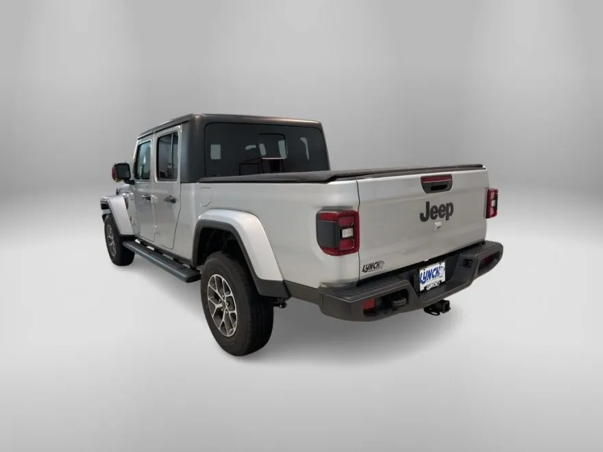 2024 Jeep Gladiator Sport S photo 2