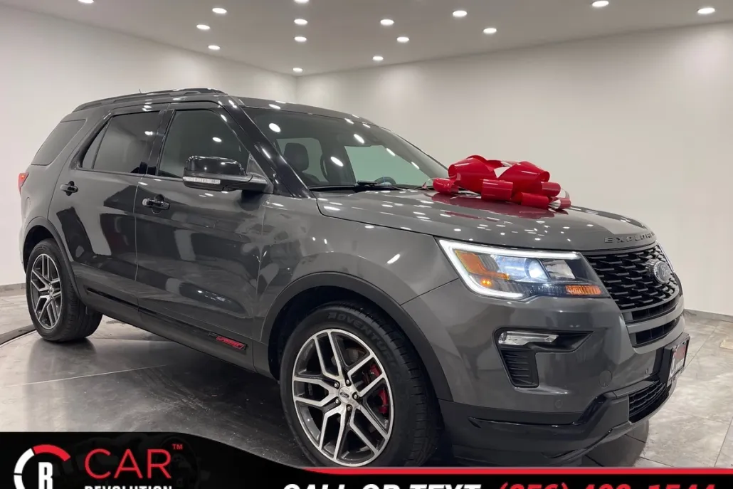 2019 Ford Explorer Sport photo 1