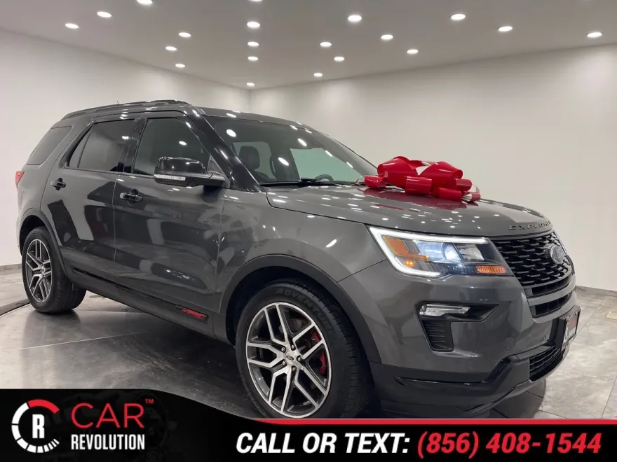 2019 Ford Explorer Sport photo 1