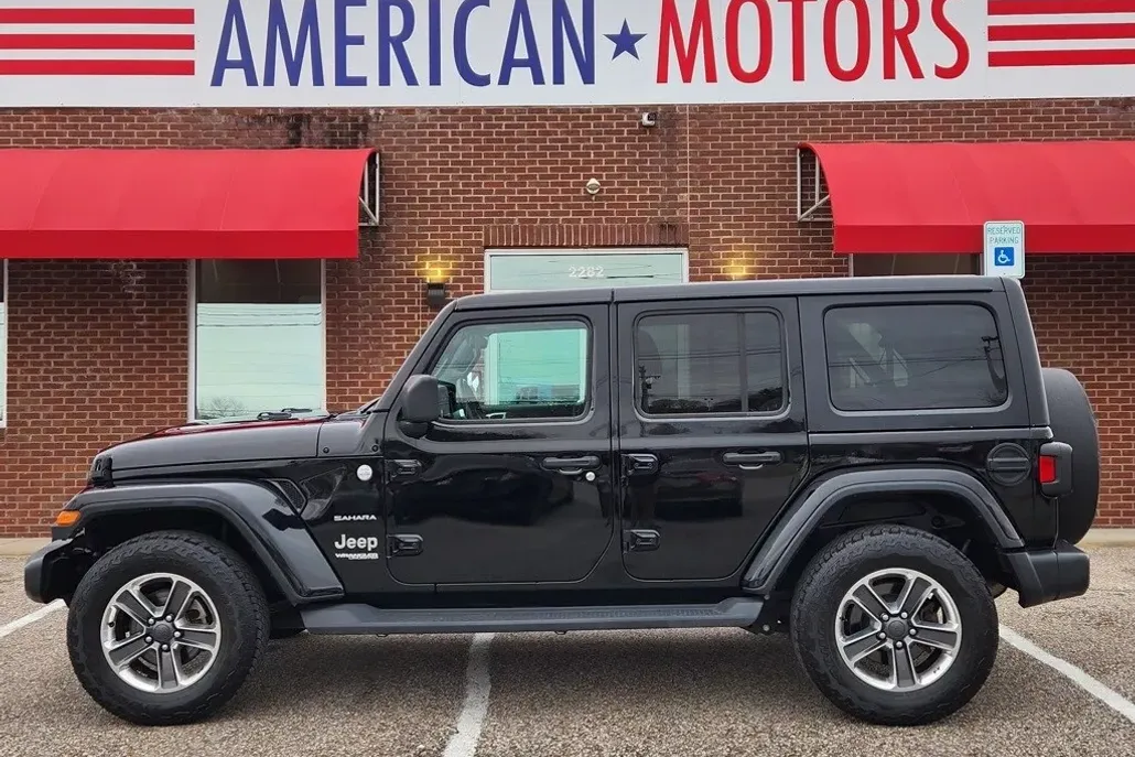 2021 Jeep Wrangler Unlimited Sahara photo 1