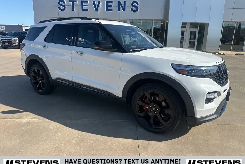 2021 Ford Explorer ST photo 1