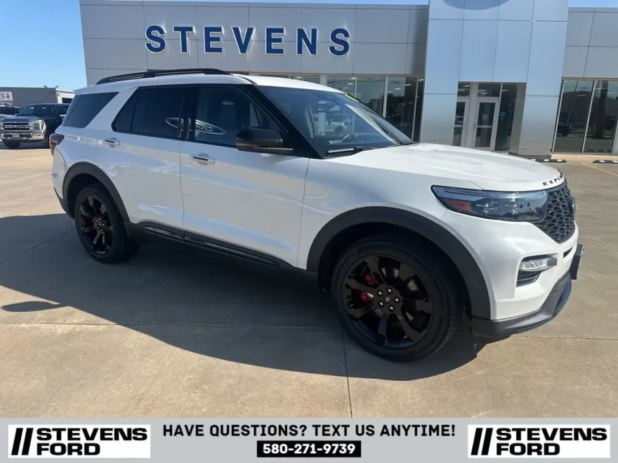 2021 Ford Explorer ST photo 1