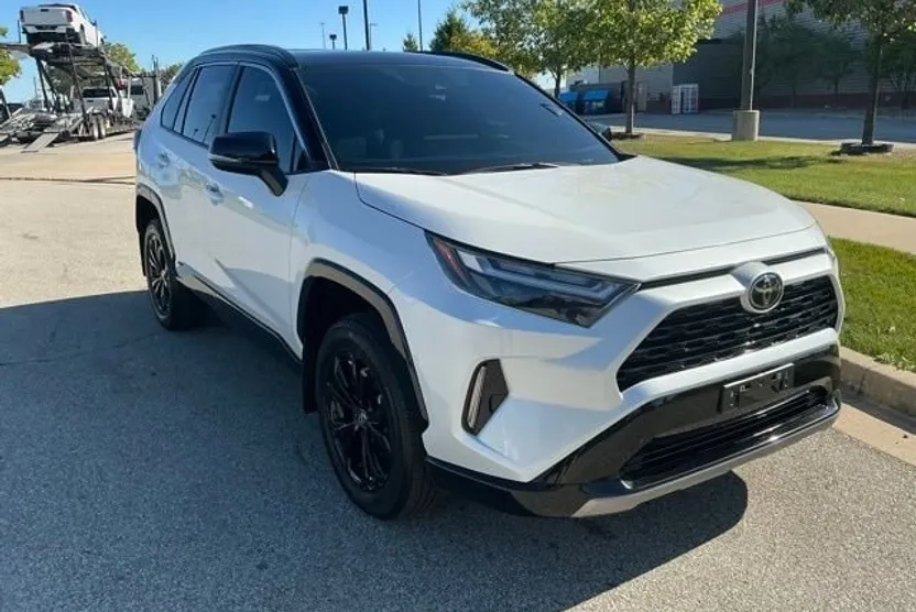 2025 Toyota RAV4 Hybrid XSE photo 1