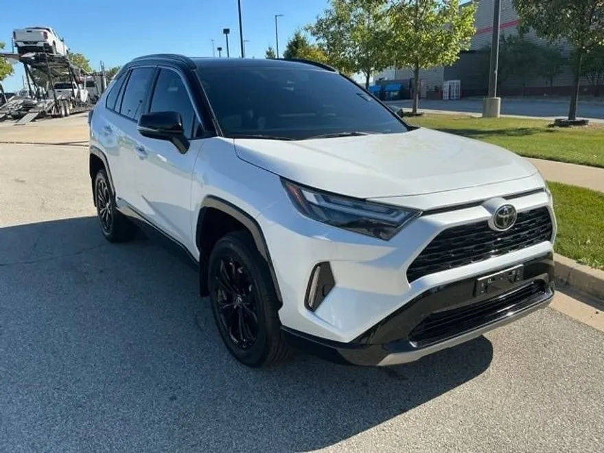 2025 Toyota RAV4 Hybrid XSE photo 1