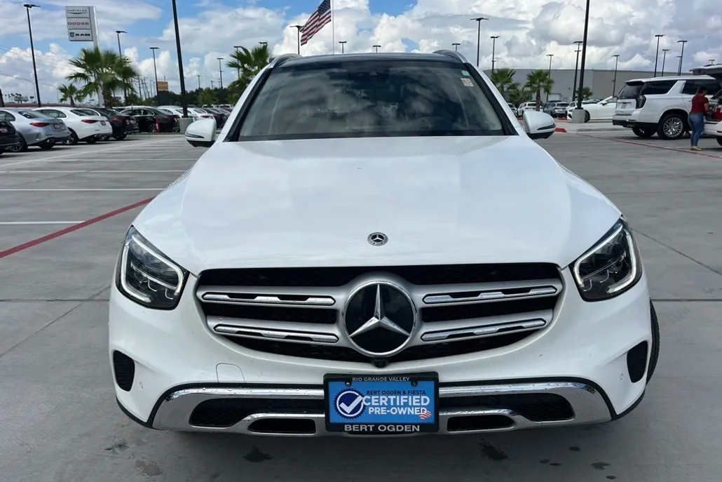 2022 Mercedes Benz GLC 300 photo 1