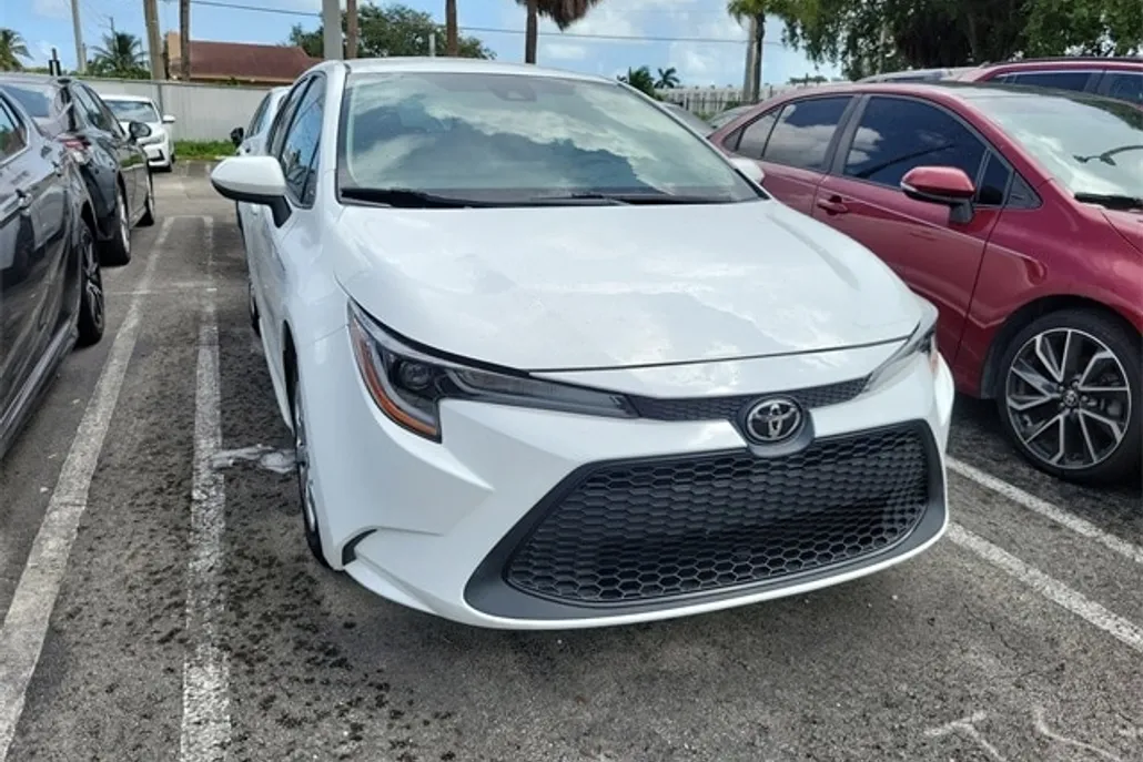 2021 Toyota Corolla L photo 1