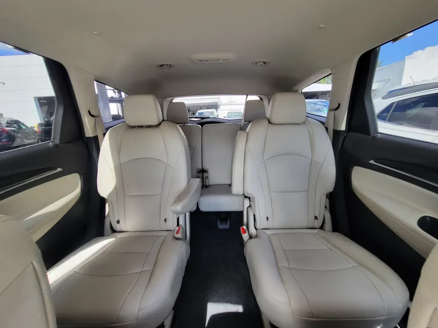 2022 Buick Enclave Essence photo 1