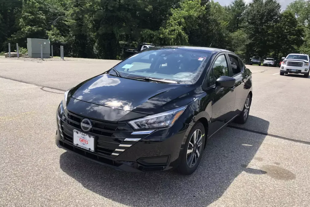 2025 Nissan Versa S photo 1