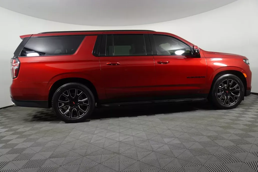 2024 Chevrolet Suburban RST photo 1