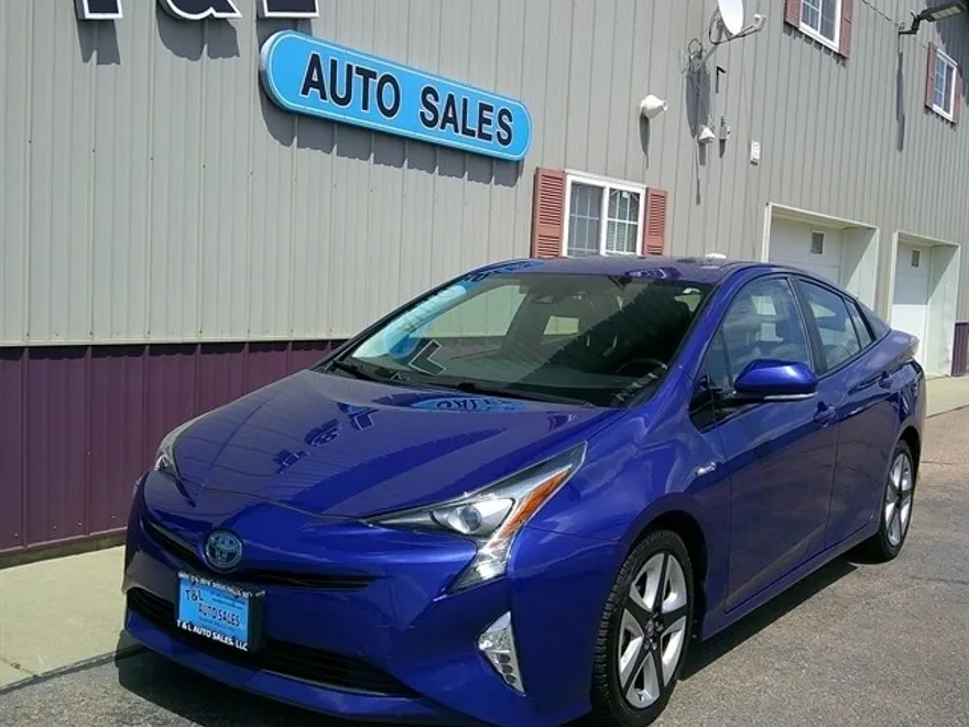 2016 Toyota Prius Four Touring photo 1