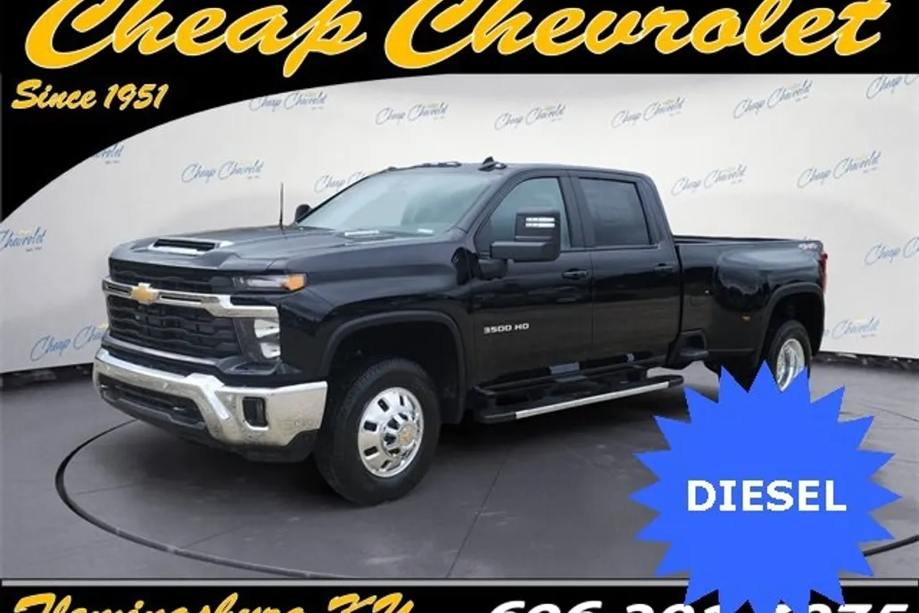 2026 Chevrolet Silverado 3500HD LT photo 1
