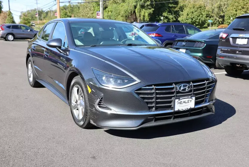 2022 Hyundai Sonata SE photo 1