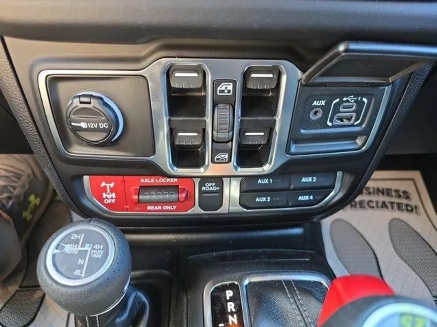 2025 Jeep Gladiator Mojave photo 32