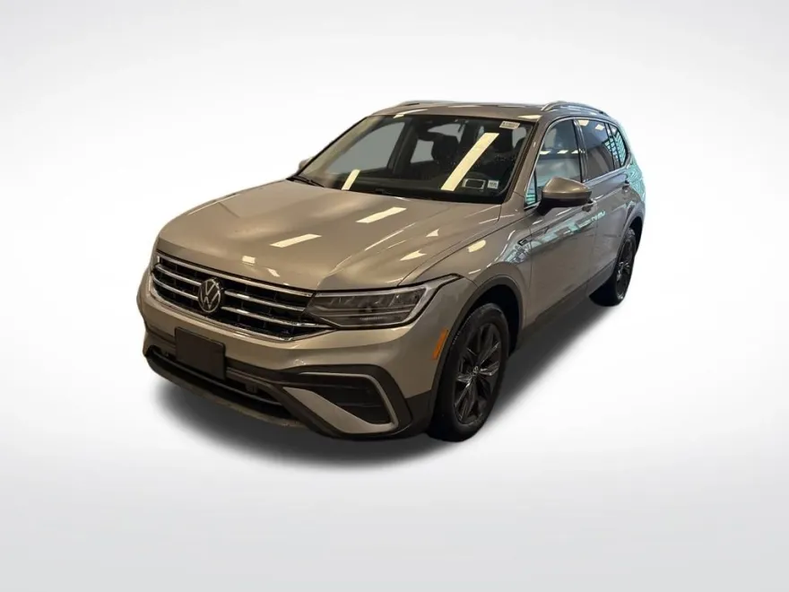 2024 Volkswagen Tiguan SE Wolfsburg Edition photo 1