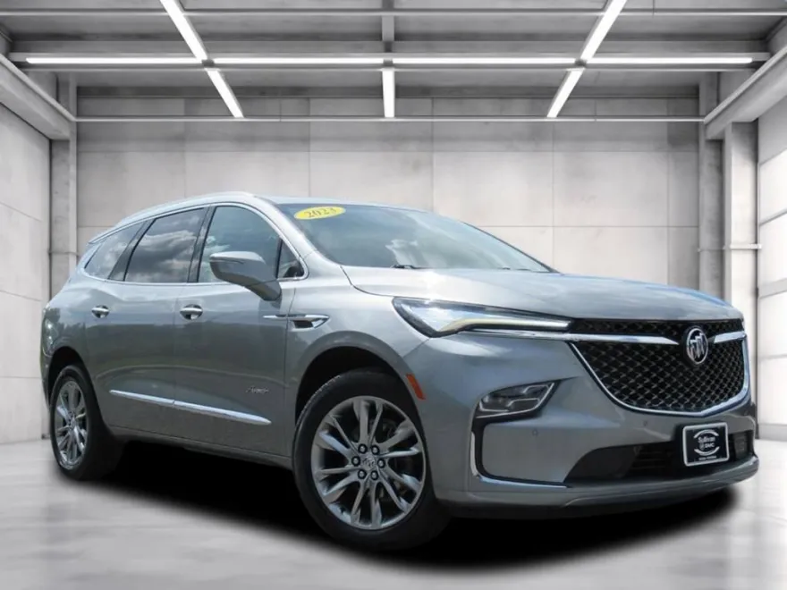 2023 Buick Enclave Avenir photo 1