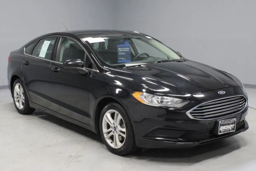 2018 Ford Fusion SE photo 1