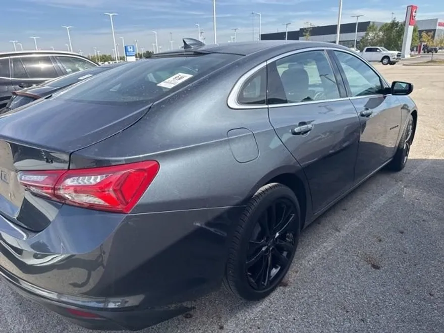 2021 Chevrolet Malibu 1LT photo 1